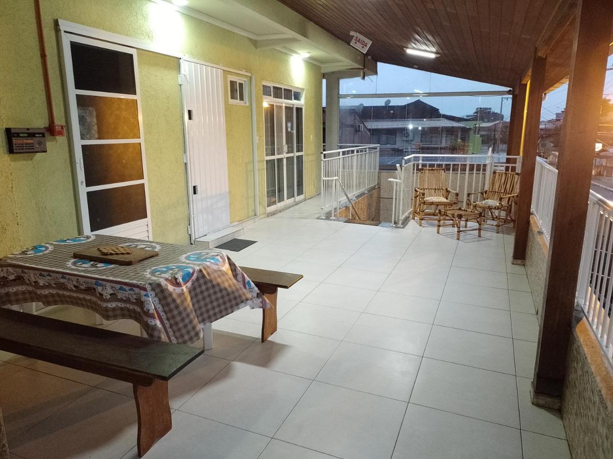 Pousada Oliveira Hotel ฟลอเรียนอโปลิส ภายนอก รูปภาพ